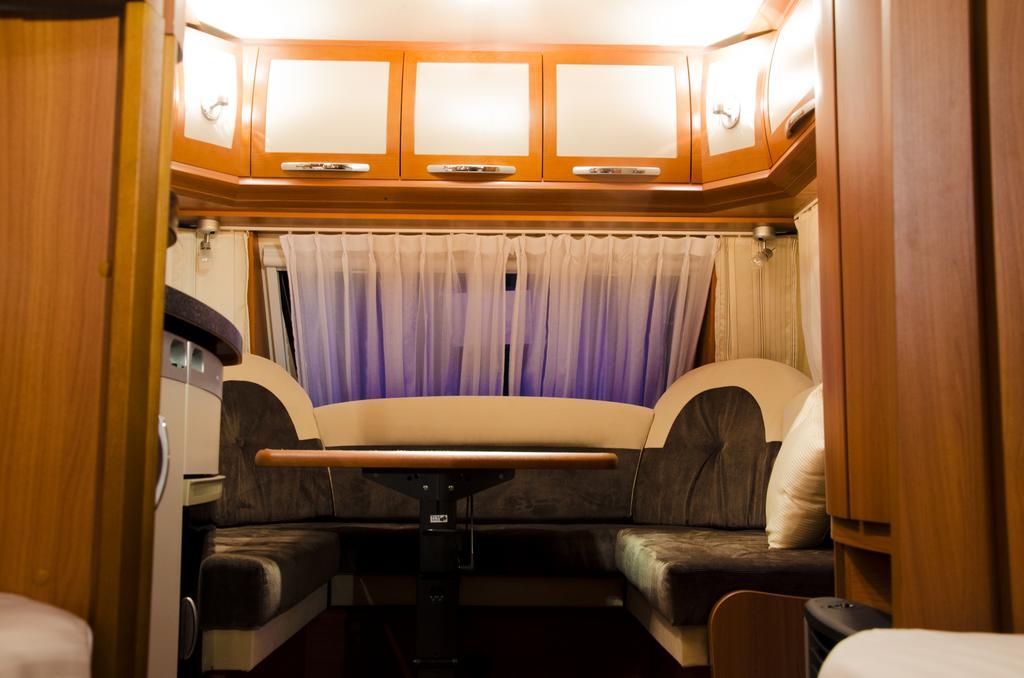Go Outdoors Caravan Park Нувара Елия Екстериор снимка