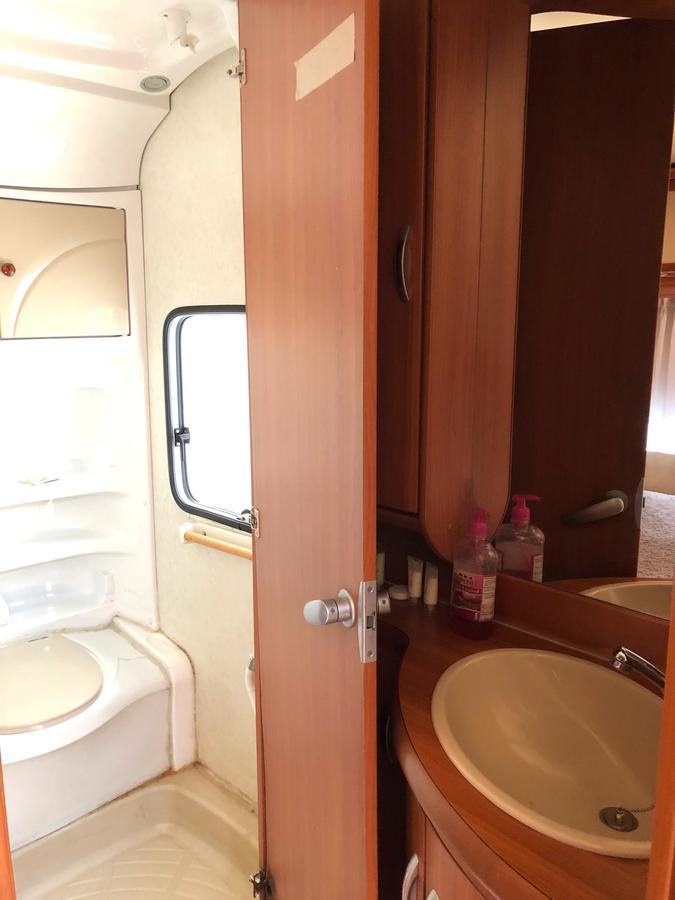 Go Outdoors Caravan Park Нувара Елия Екстериор снимка